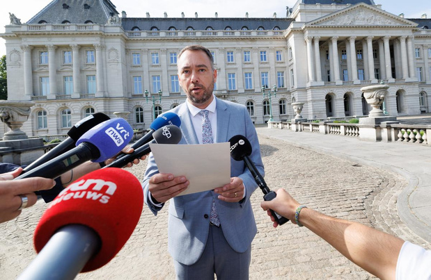 Avortement : la majorité des Engagés voteront l'allongement, mais pas en période de formation (Prévot)